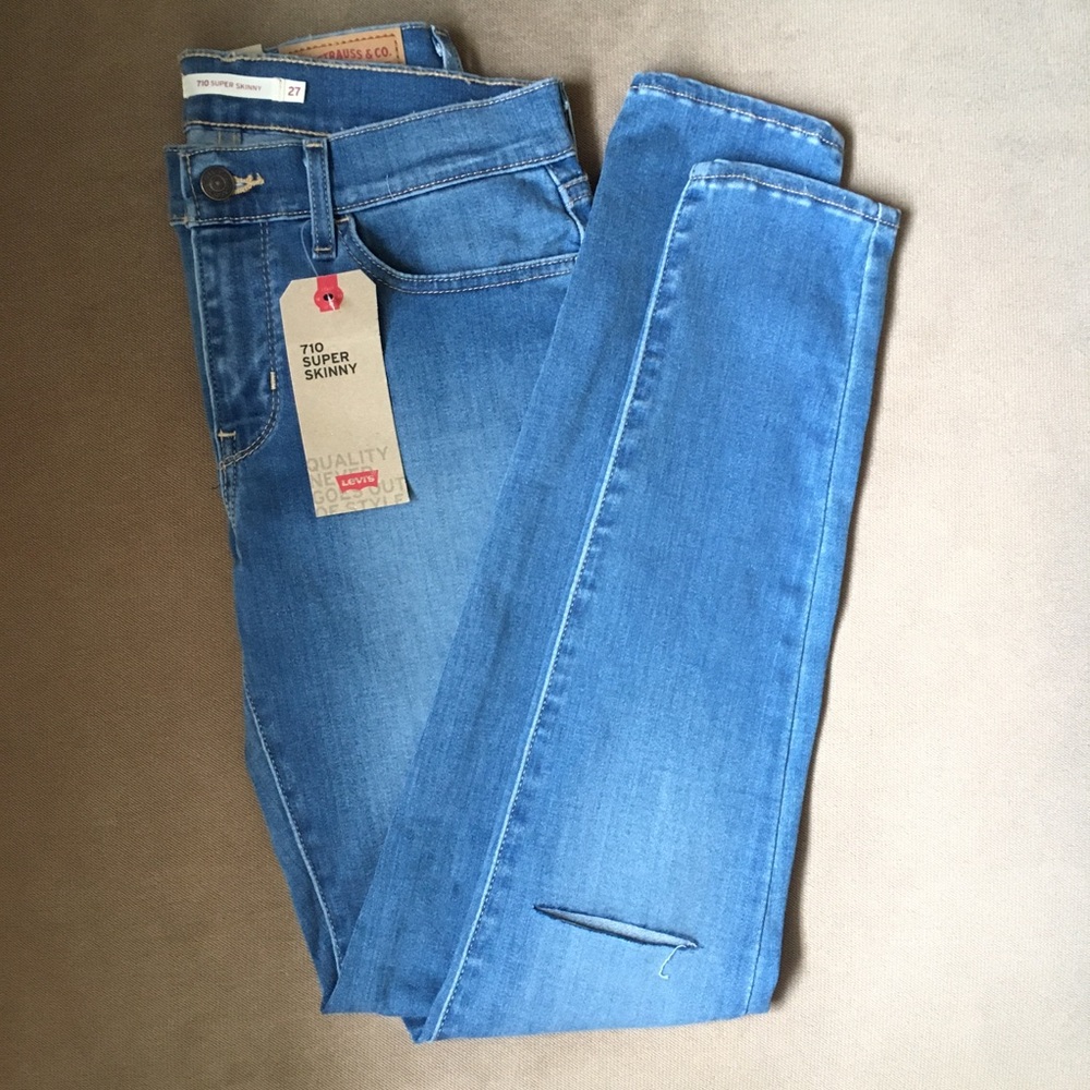 Levi’s 710 Super Skinny Jeans